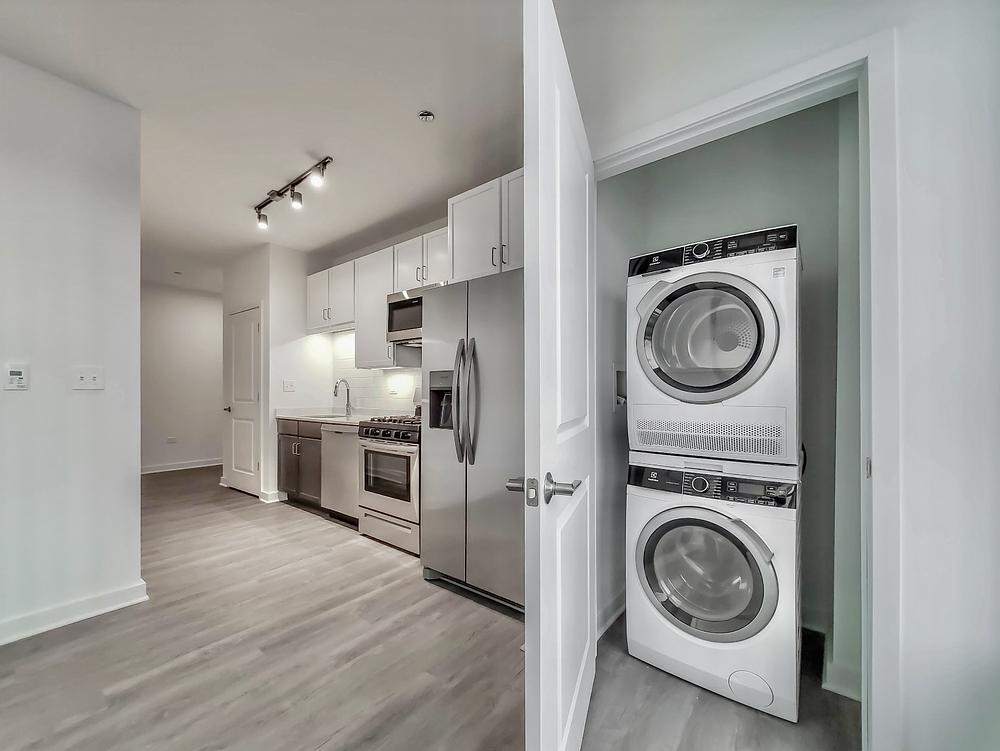 The Raven Residences 4733 N Wolcott Ave. Chicago, IL 60640