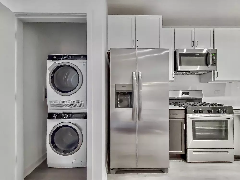 The Raven Residences 4733 N Wolcott Ave. Chicago, IL 60640