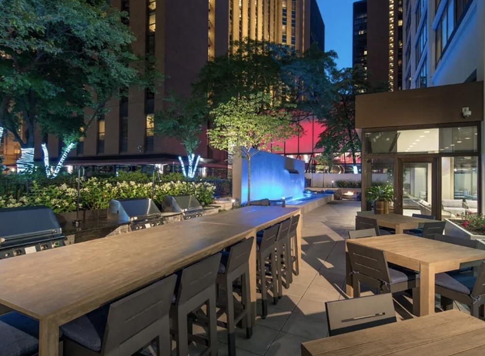Columbus Plaza 233 E Wacker Dr, Chicago, IL 60601