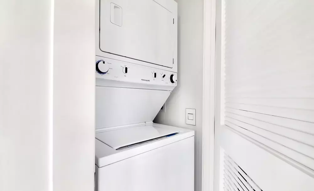 Hubbard 221 221 W Hubbard St, Chicago, IL 60654