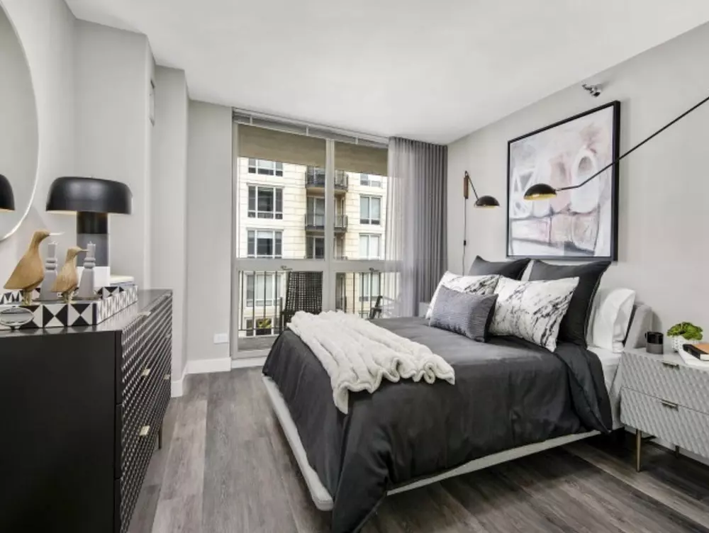 One East Delaware 1 E Delaware Pl, Chicago, IL 60611