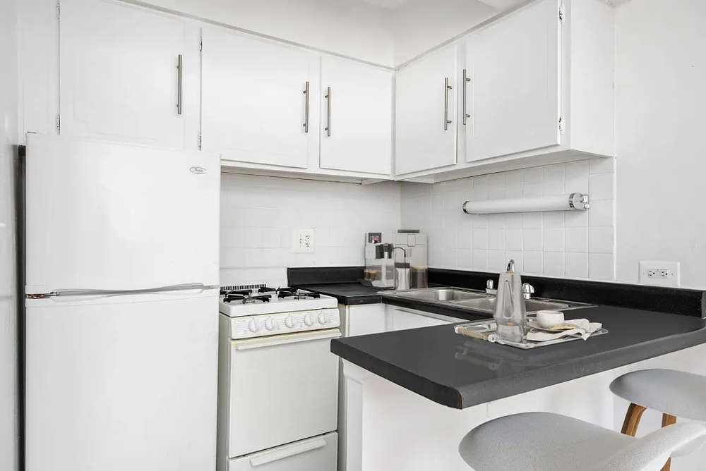 544 W. Melrose 544 W Melrose St, Chicago, IL 60657