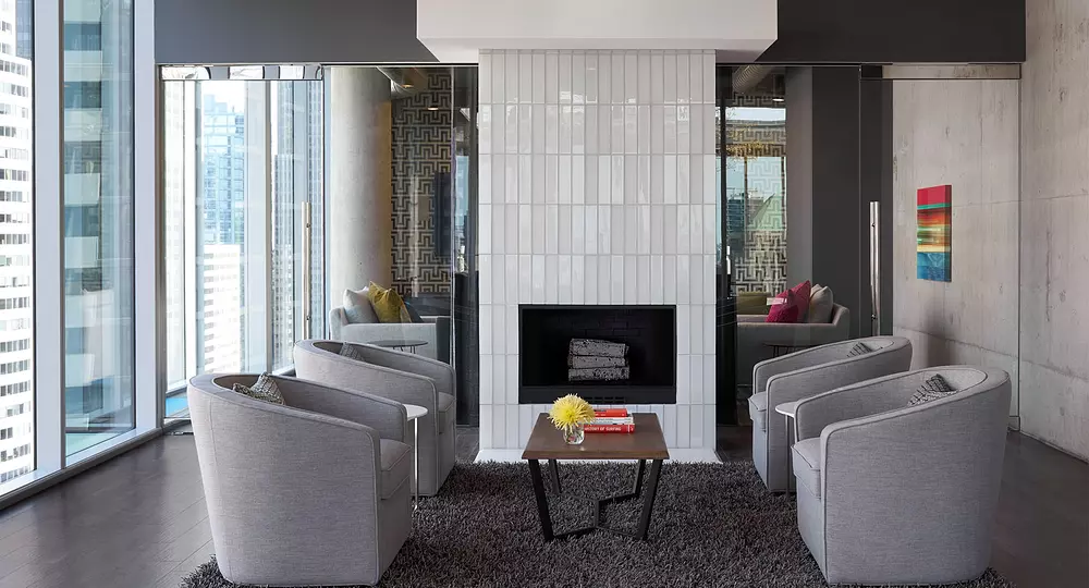 Linea Apartments 215 W Lake St, Chicago, IL 60606