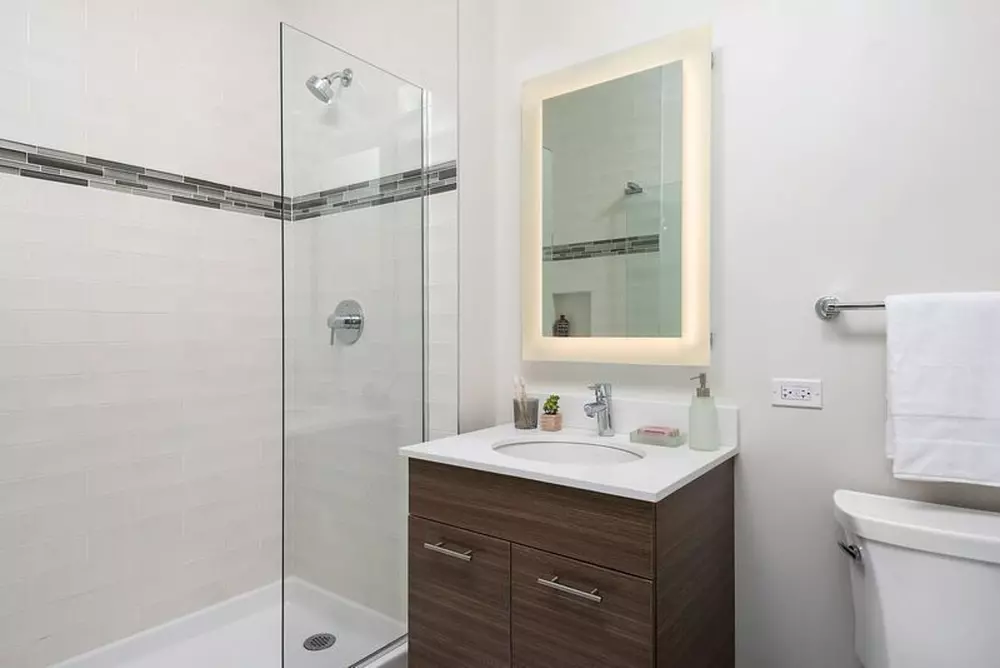 NEXT Apartments 347 W Chestnut St, Chicago, IL 60610