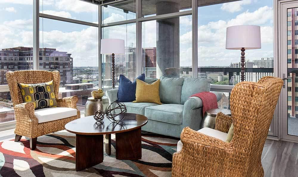 Eight O Five 805 N La Salle St, Chicago, IL 60610