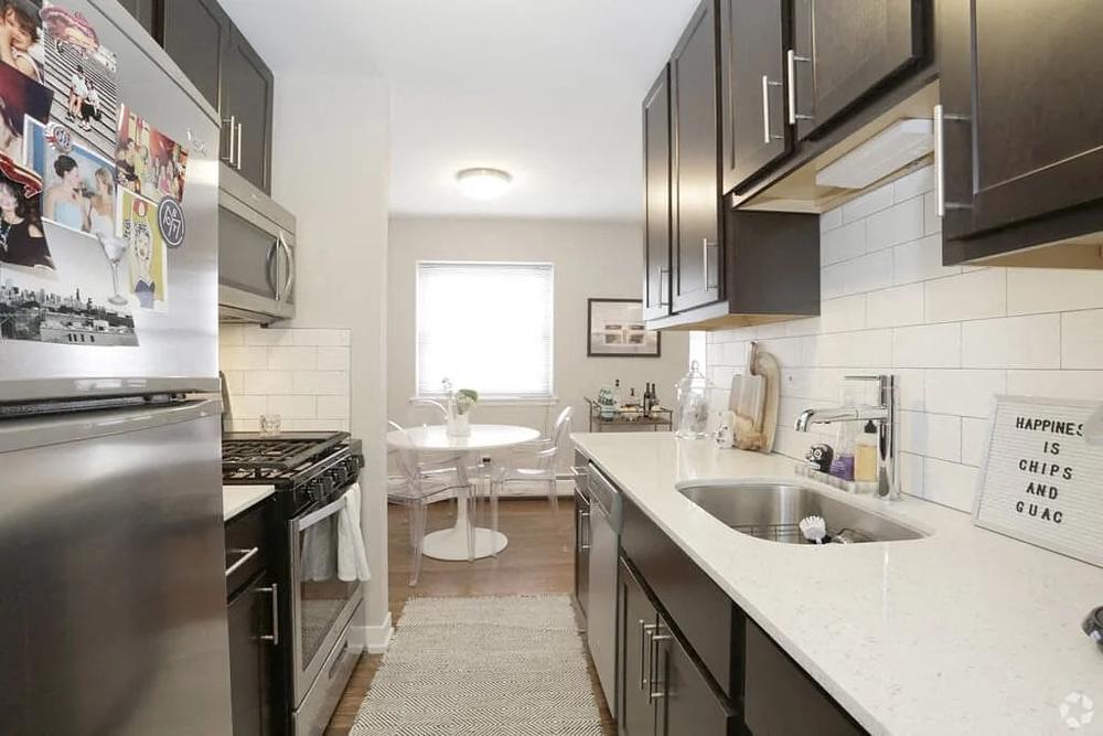Oakdale Terrace - 525 W Oakdale Ave 525 W Oakdale Ave, Chicago, IL 60657