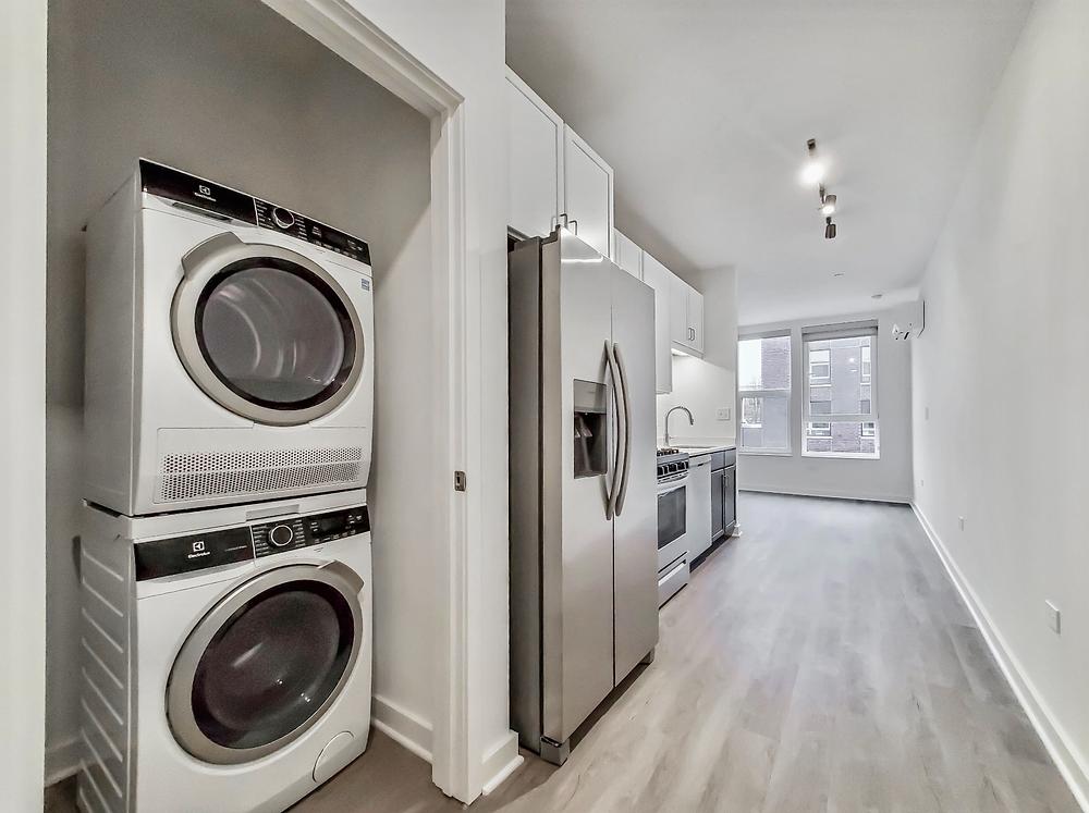 The Raven Residences 4733 N Wolcott Ave. Chicago, IL 60640