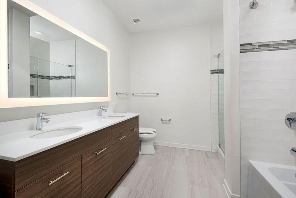 NEXT Apartments 347 W Chestnut St, Chicago, IL 60610