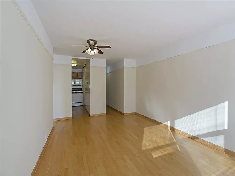 Buena Shores 833 W Buena Ave, Chicago, IL 60613