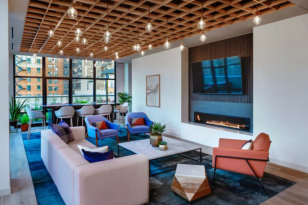 Gild 1210 N State Pkwy, Chicago, IL 60610