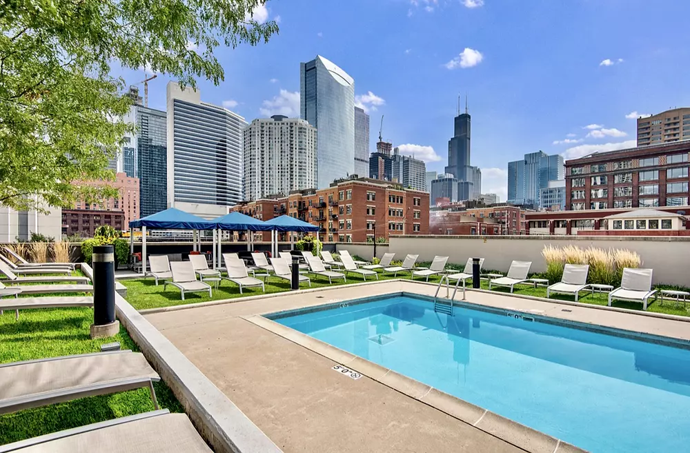 Echelon Chicago 353 N Des Plaines St, Chicago, IL 60661