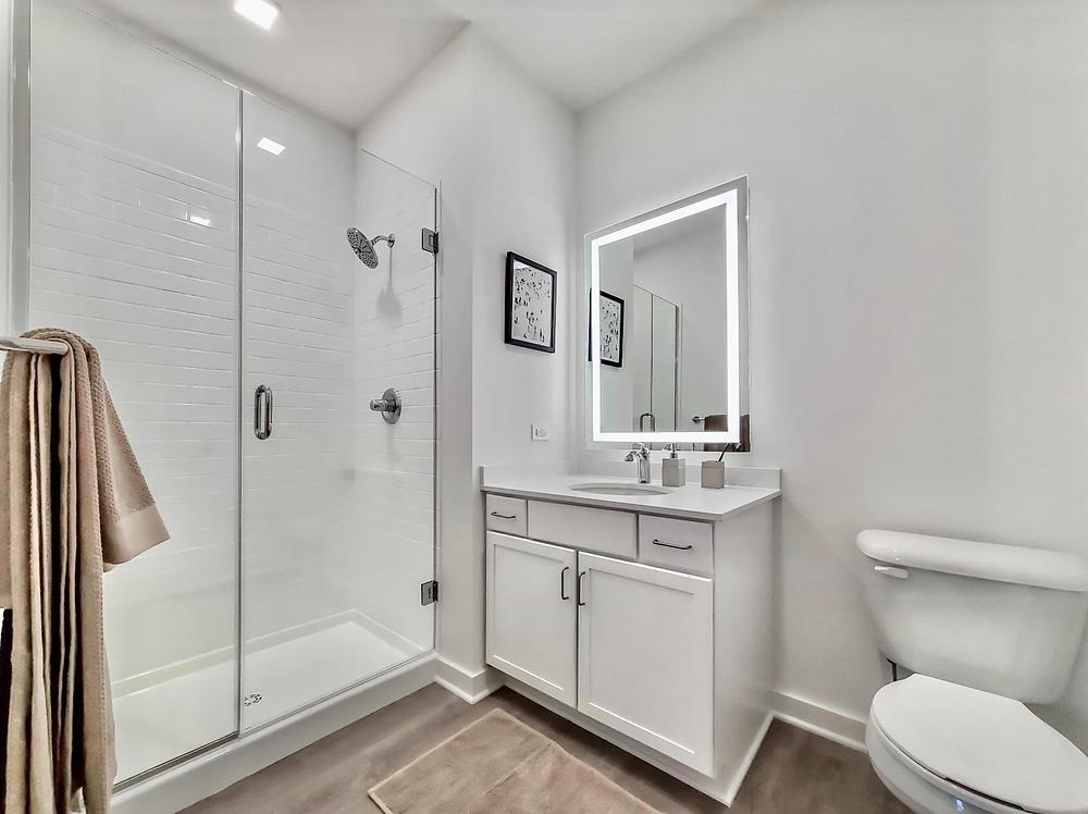 The Raven Residences 4733 N Wolcott Ave. Chicago, IL 60640