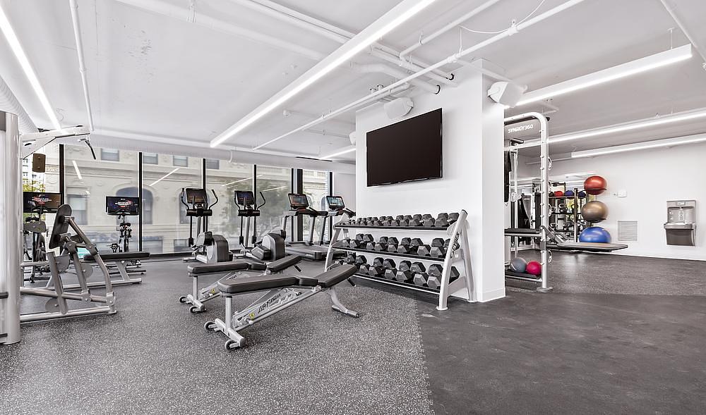Upshore Chapter Apartments 4555 N Sheridan Rd, Chicago, IL 60640