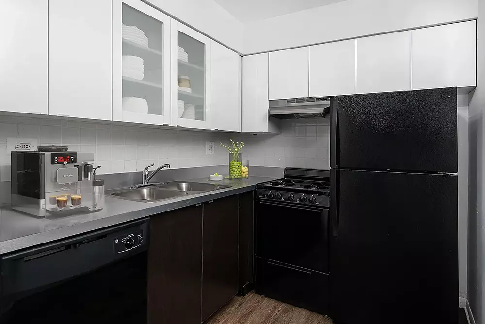450 West Melrose Apartments 450 W Melrose St, Chicago, IL 60657