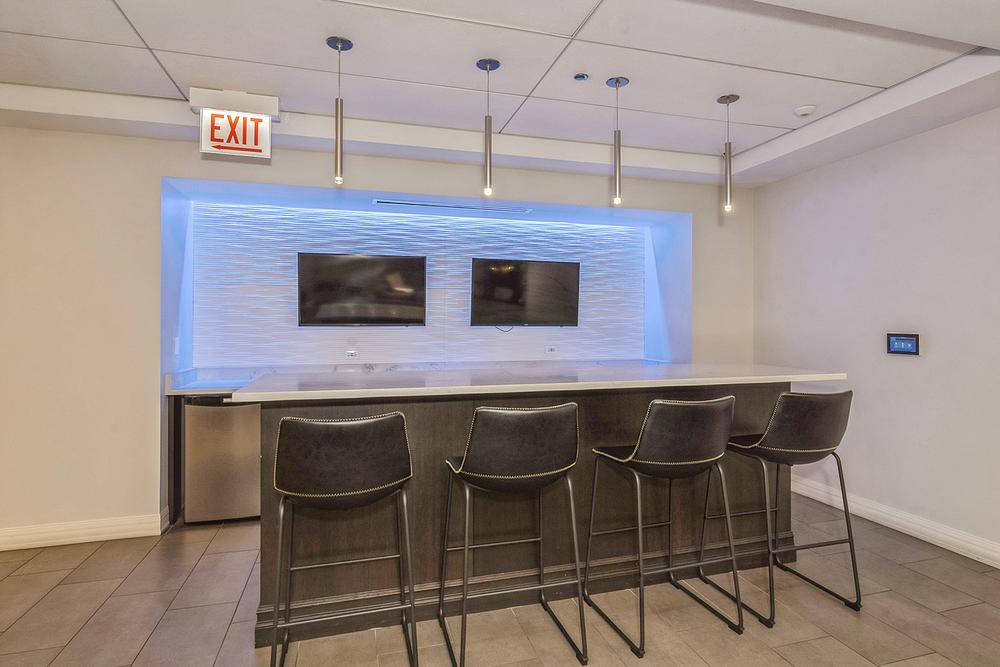 Seneca 200 E Chestnut St, Chicago, IL 60611