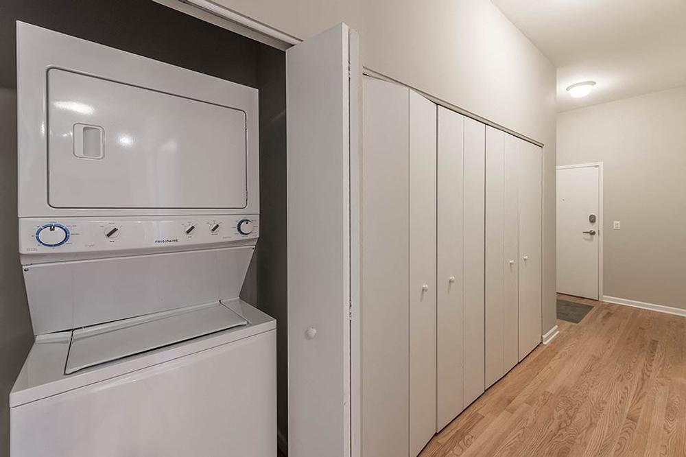 Wicker Park Connection 1640 W Division St, Chicago, IL 60622 Wicker Park - Leasing by Cross Street